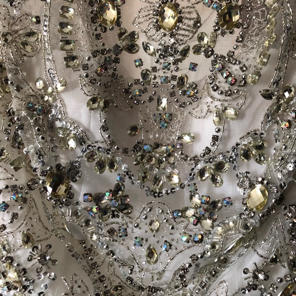 Sherri Hill. Beaded top with Tulle Skirt. Size 0. - Picture 2 of 8